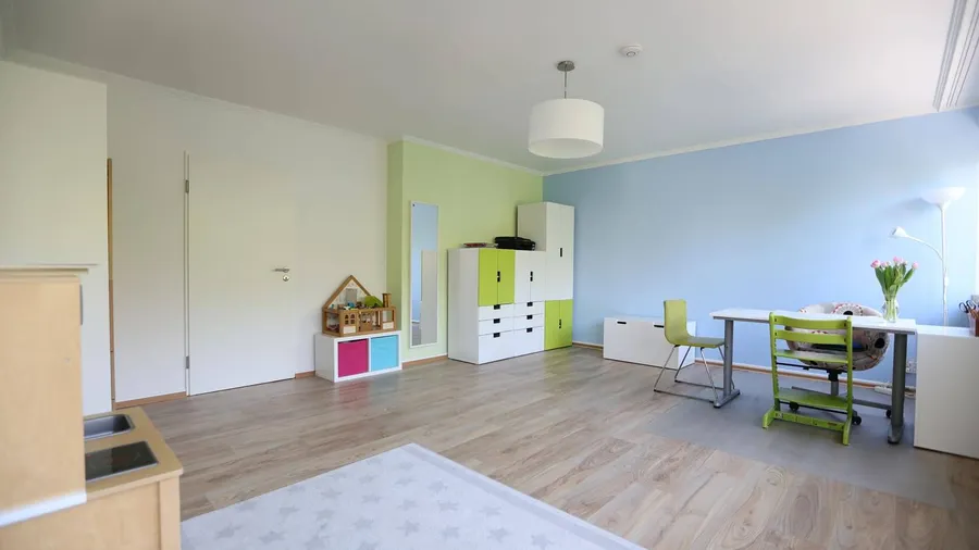 Moderner Behandlungsraum der Logopädie Şimşek in Duisburg